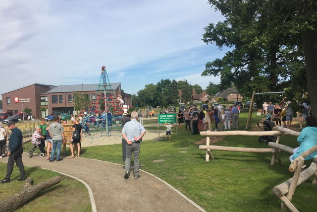 Neuer Mehrgenerationenspielplatz in Langenberg
